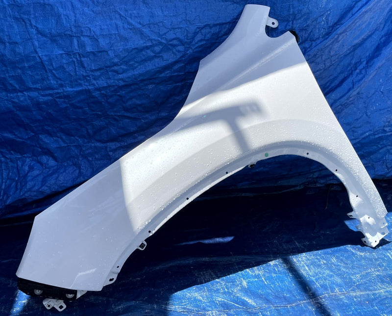 Load image into Gallery viewer, HONDA PILOT FRONT LEFT SIDE FENDER ASSEMBLY WHITE (NH883P) 2023-2025 # 109690