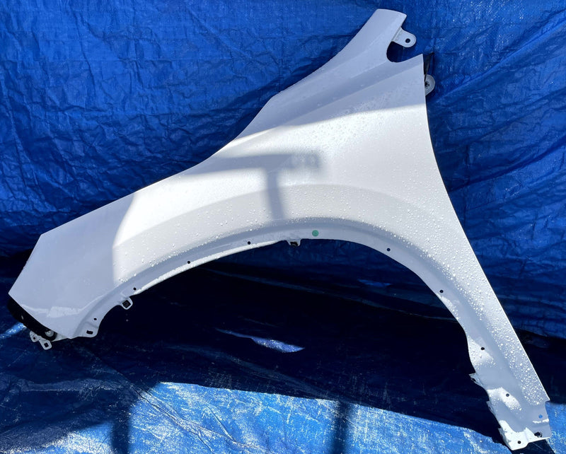 Load image into Gallery viewer, HONDA PILOT FRONT LEFT SIDE FENDER ASSEMBLY WHITE (NH883P) 2023-2025 # 109690