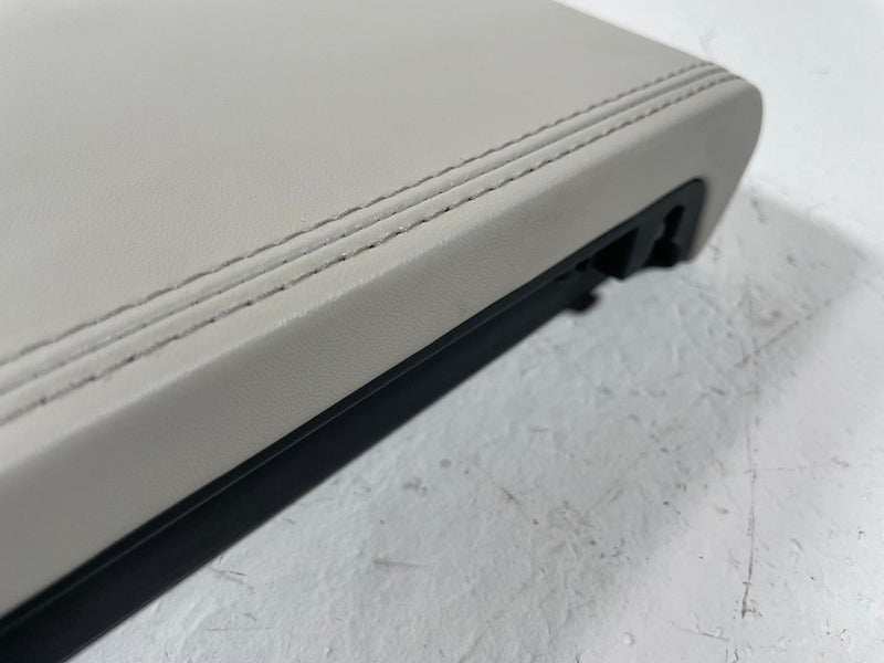 Load image into Gallery viewer, 2024-2026 HYUNDAI SANTA FE CENTER CONSOLE ARMREST ARM REST LID COVER # 112875