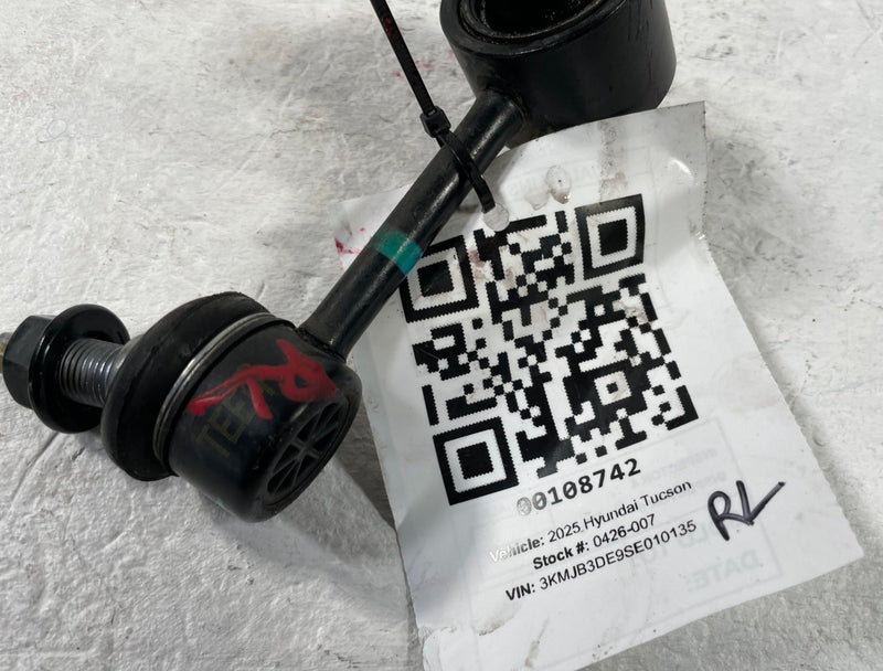 Load image into Gallery viewer, 2022-2025 HYUNDAI TUCSON FWD REAR LEFT STABILIZER SWAY BAR END LINK # 108742