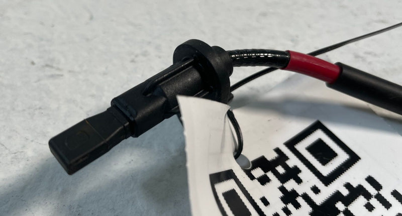 Load image into Gallery viewer, 2022 - 2025 HYUNDAI TUCSON FRONT RIGHT SIDE ABS WHEEL SPEED SENSOR # 107330