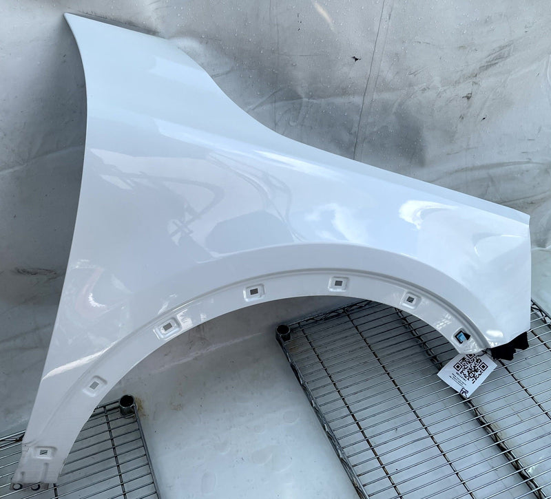 Load image into Gallery viewer, KIA TELLURIDE FRONT RIGHT SIDE FENDER ASSEMBLY WHITE (GWP) 2020 - 2025 # 114381