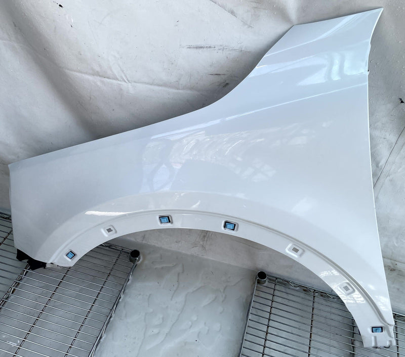 Load image into Gallery viewer, KIA TELLURIDE FRONT LEFT DRIVER SIDE FENDER ASSEMBLY WHITE (GWP) 20-25 # 114382