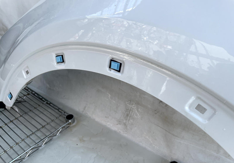 Load image into Gallery viewer, KIA TELLURIDE FRONT LEFT DRIVER SIDE FENDER ASSEMBLY WHITE (GWP) 20-25 # 114382
