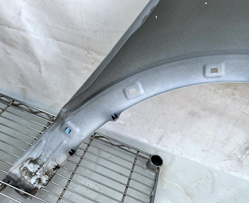 Load image into Gallery viewer, KIA TELLURIDE FRONT LEFT DRIVER SIDE FENDER ASSEMBLY WHITE (GWP) 20-25 # 114382