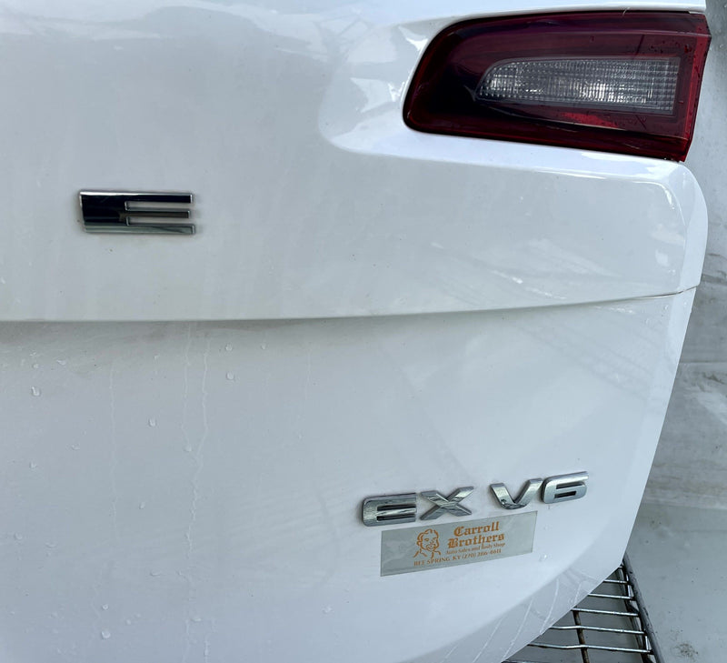 Load image into Gallery viewer, KIA TELLURIDE TRUNK LID DECK TAIL GATE HATCH ASSEMBLY WHITE (GWP) 20-25 # 114380