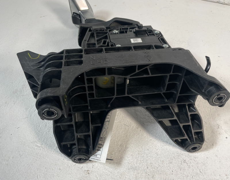 Load image into Gallery viewer, 2022-2023 HYUNDAI TUCSON SANTA CRUZ AUTO TRANSMISSION GEAR SHIFT LEVER # 106064