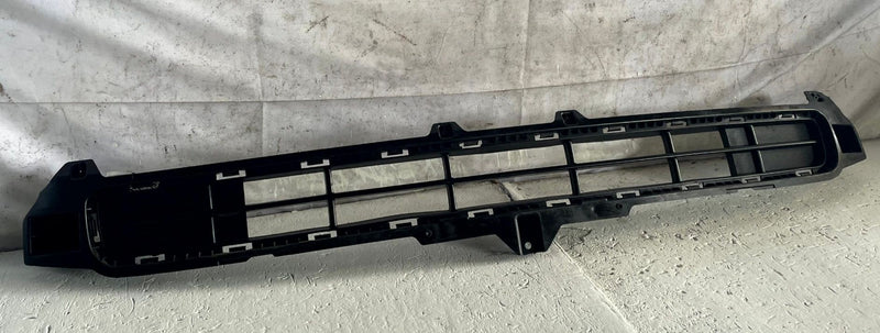 Load image into Gallery viewer, 2020-2022 KIA TELLURIDE FRONT BUMPER LOWER RADIATOR CENTER GRILLE 3.8L # 114378