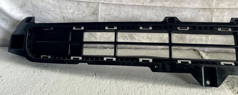 Load image into Gallery viewer, 2020-2022 KIA TELLURIDE FRONT BUMPER LOWER RADIATOR CENTER GRILLE 3.8L # 114378
