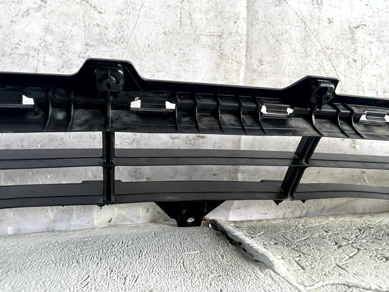 Load image into Gallery viewer, 2020-2022 KIA TELLURIDE FRONT BUMPER LOWER RADIATOR CENTER GRILLE 3.8L # 114378