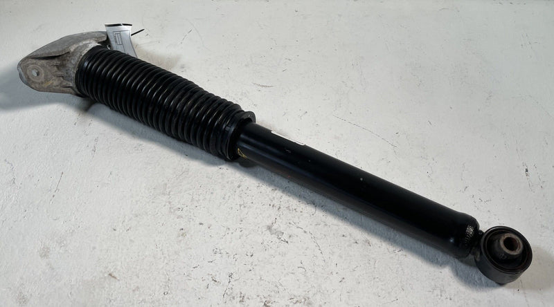 Load image into Gallery viewer, 22-24 HYUNDAI TUCSON AWD REAR LEFT OR RIGHT SHOCK STRUT ABSORBER 2.5L # 107377