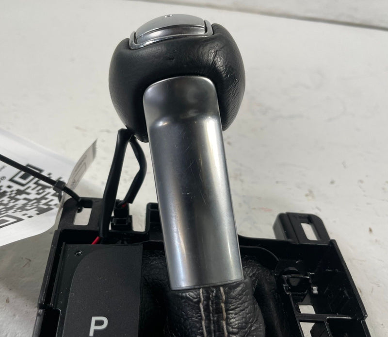 Load image into Gallery viewer, 2018 - 2023 FORD MUSTANG AUTO TRANSMISSION GEAR SHIFTER ASSEMBLY # 112928