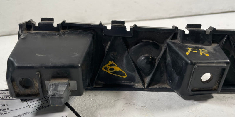 Load image into Gallery viewer, 2015 - 2023 FORD MUSTANG FRONT RIGHT SKIRT ROCKER MOLDING BRACKET # 112915
