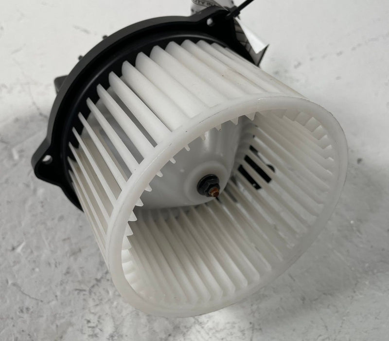 Load image into Gallery viewer, 24-26 HYUNDAI SANTA FE HVAC A/C AIR CONDITIONER HEATER BLOWER FAN MOTOR # 112080