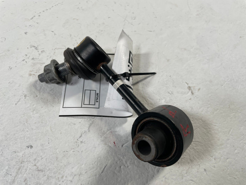 Load image into Gallery viewer, 22-26 HYUNDAI TUCSON REAR RIGHT STABILIZER SWAY ANTI ROLL BAR END LINK # 110157