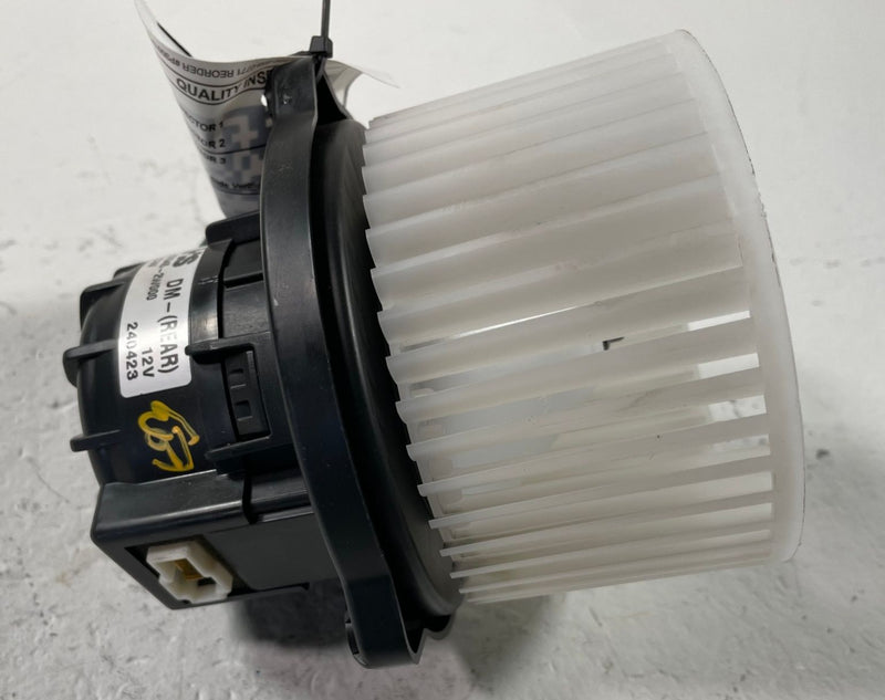 Load image into Gallery viewer, 24-26 HYUNDAI SANTA FE HVAC A/C AIR CONDITIONER HEATER BLOWER FAN MOTOR # 112080