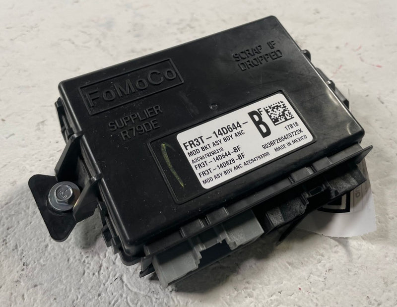 Load image into Gallery viewer, 2015 - 2023 FORD MUSTANG LIGHTING LAMP COMPUTER CONTROL MODULE UNIT # 112939