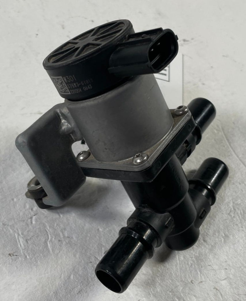Load image into Gallery viewer, 2022-2024 HYUNDAI IONIQ 5 RWD HV BATTERY COOLANT 3 WAY CHANGEOVER VALVE # 108822