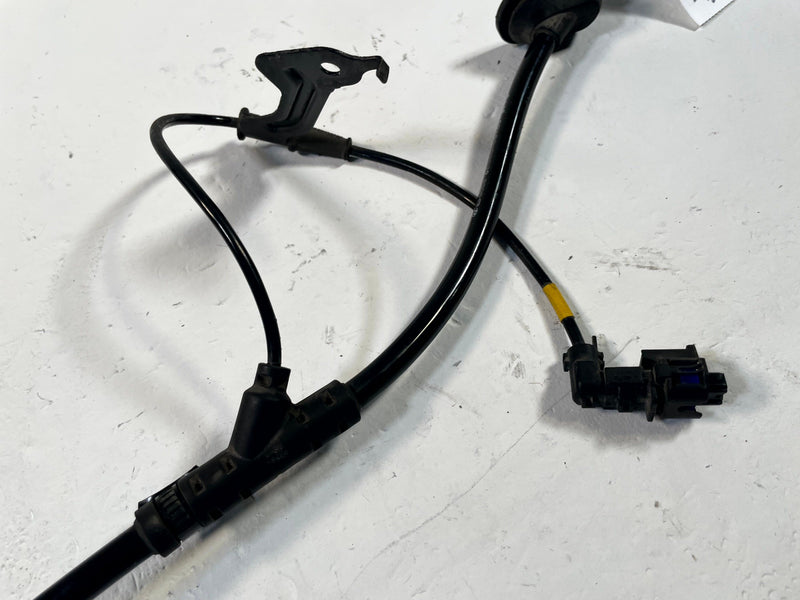 Load image into Gallery viewer, 20-25 HYUNDAI PALISADE REAR RIGHT PASSENGER SIDE ABS WHEEL SPEED SENSOR # 114338