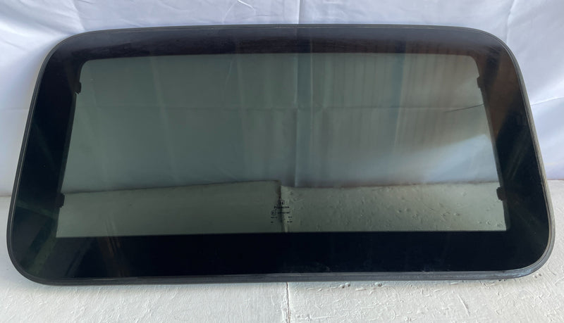 Load image into Gallery viewer, 2016-2025 HONDA PASSPORT PILOT SUNROOF SUN ROOF MOON ROOF WINDOW GLASS # 105264