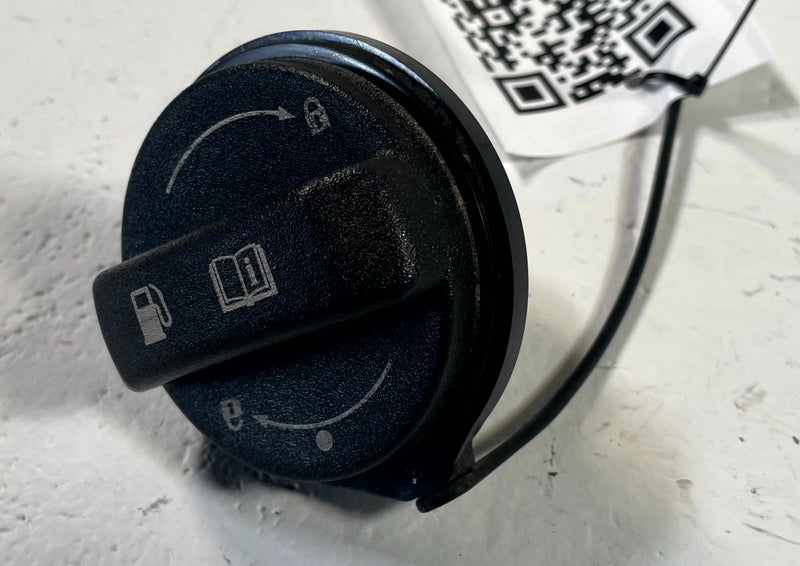 Load image into Gallery viewer, KIA TELLURIDE SORENTO SPORTAGE SOUL STINGER REAR FUEL GAS TANK FILLER CAP 114347