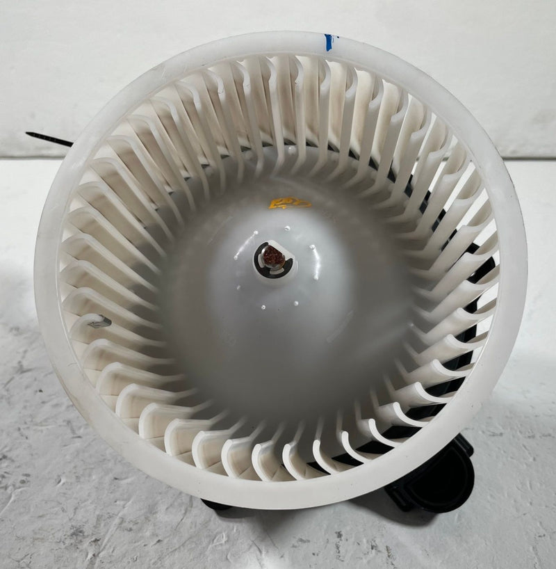 Load image into Gallery viewer, 24-26 HYUNDAI SANTA FE HVAC A/C AIR CONDITIONER HEATER BLOWER FAN MOTOR # 112129