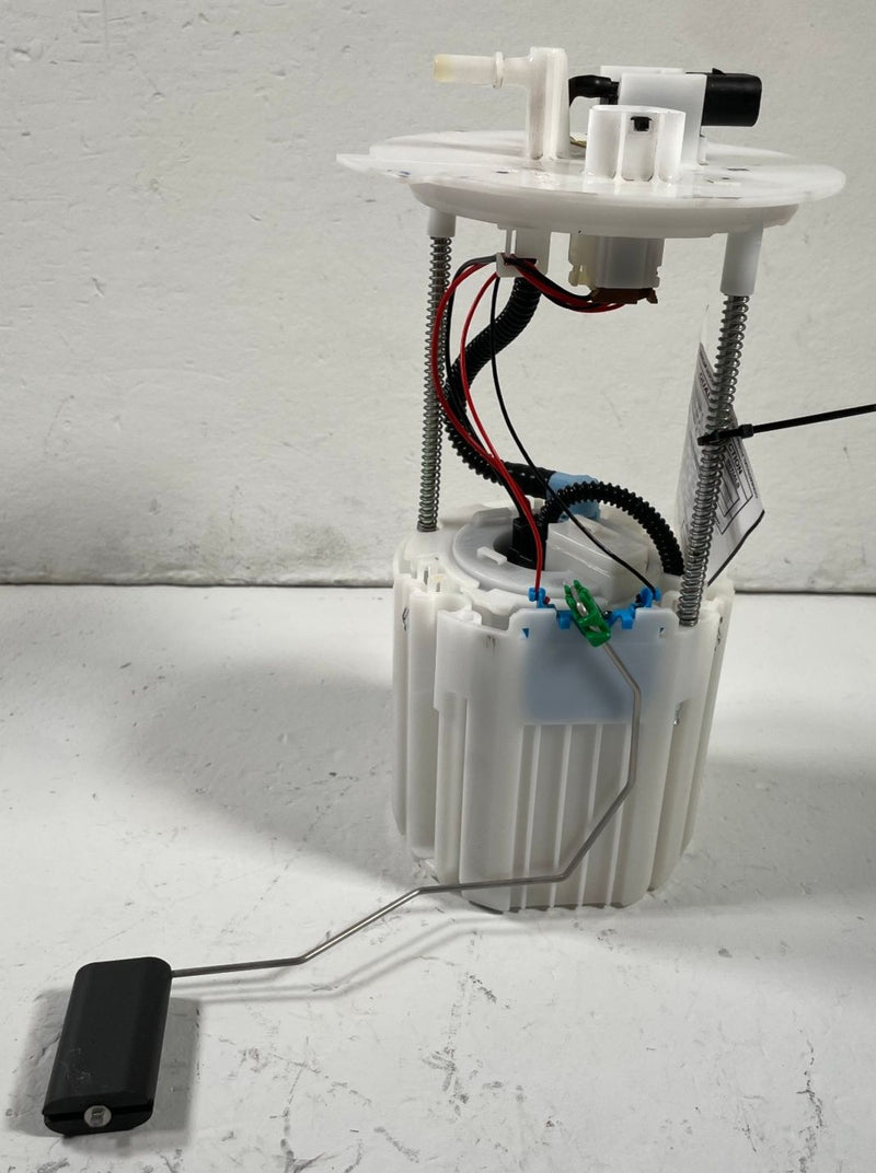 Load image into Gallery viewer, 22-26 HYUNDAI SANTA FE FUEL GAS PUMP SENDING UNIT ASSY 2.5L 31110R5500 # 112128