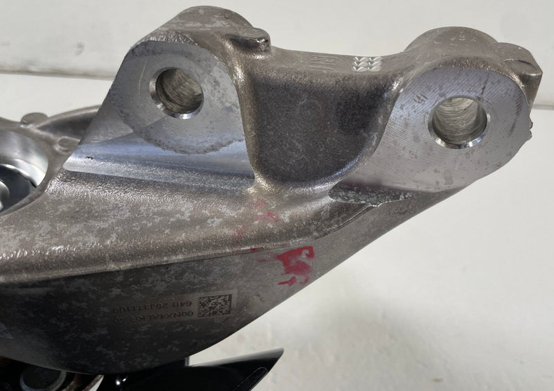 Load image into Gallery viewer, 22-26 HYUNDAI TUCSON AWD FRONT RIGHT SIDE SPINDLE KNUCKLE W/ WHEEL HUB # 110214