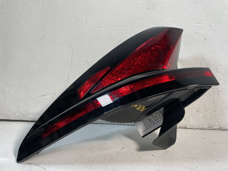 Load image into Gallery viewer, 22-25 HYUNDAI TUCSON REAR RIGHT SIDE HALOGEN OUTER TAILLIGHT LIGHT LAMP # 107382