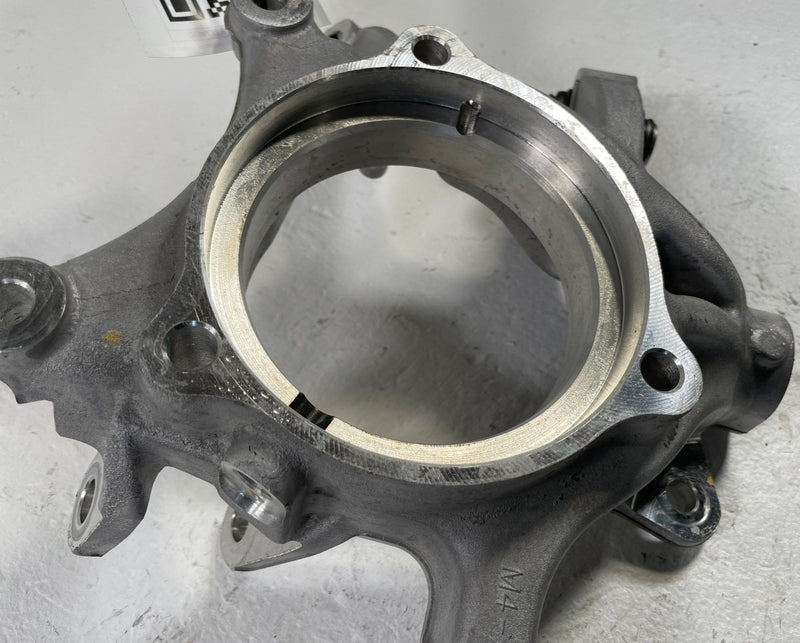 Load image into Gallery viewer, 2022 - 2026 HYUNDAI IONIQ 5 6 REAR RIGHT SIDE WHEEL SPINDLE KNUCKLE # 108840
