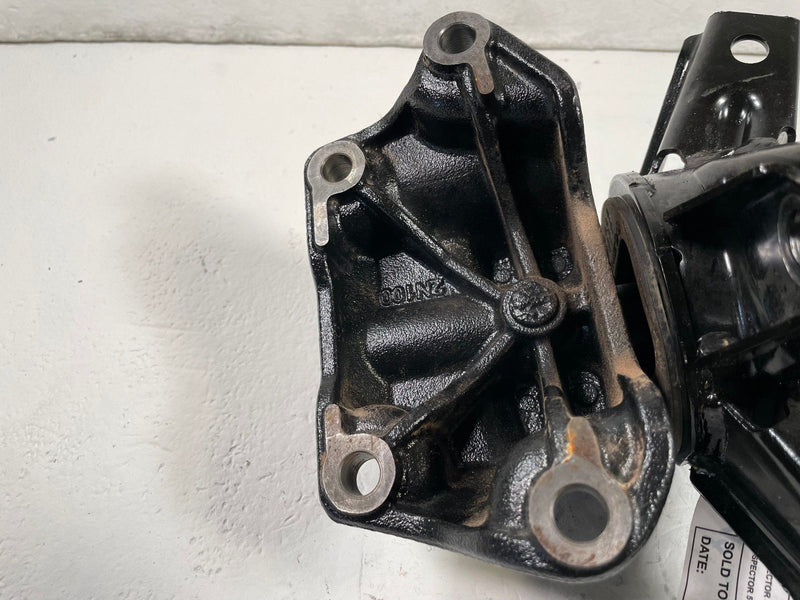 Load image into Gallery viewer, 2021-2025 HYUNDAI SANTA FE FRONT LEFT TRANSMISSION MOUNT BRACKET 2.5L # 112096