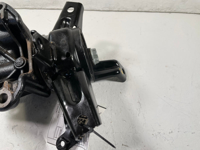 Load image into Gallery viewer, 2021-2025 HYUNDAI SANTA FE FRONT LEFT TRANSMISSION MOUNT BRACKET 2.5L # 112096