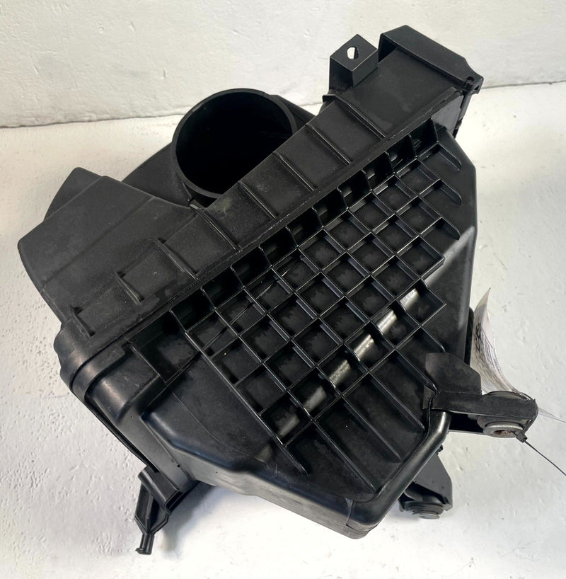 Load image into Gallery viewer, 2020 - 2025 KIA TELLURIDE ENGINE AIR INTAKE CLEANER HOUSING BOX 3.8L # 114374