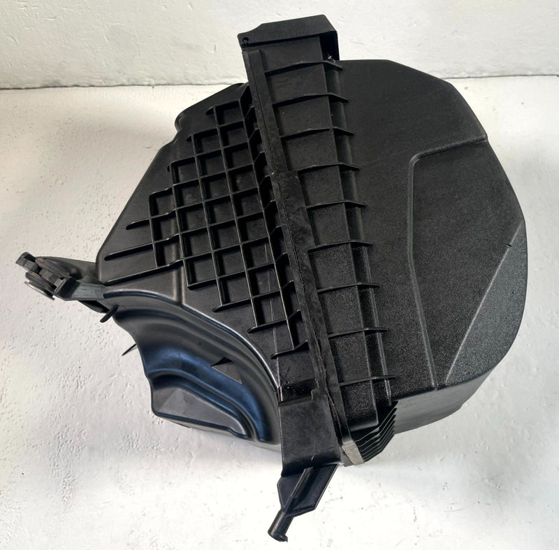 Load image into Gallery viewer, 2020 - 2025 KIA TELLURIDE ENGINE AIR INTAKE CLEANER HOUSING BOX 3.8L # 114374