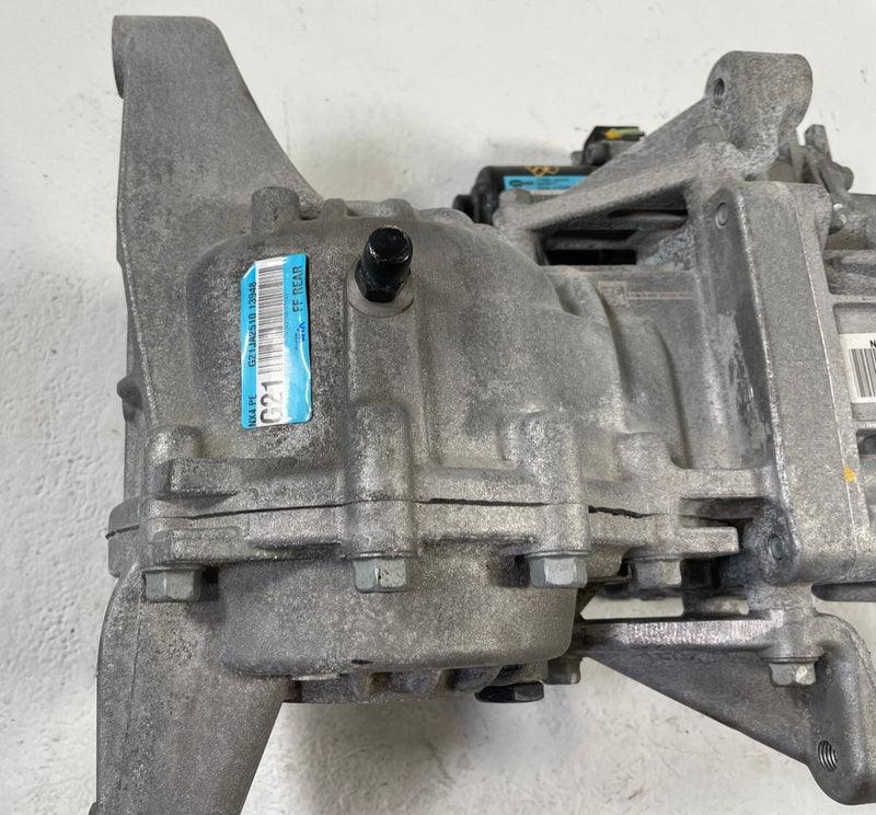 Load image into Gallery viewer, 25-26 HYUNDAI TUCSON AWD REAR DIFFERENTIAL AXLE CARRIER ASSEMBLY 9 MILES #110222