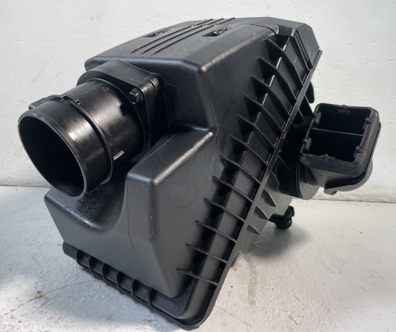 Load image into Gallery viewer, 20-25 HYUNDAI TUCSON SONATA ENGINE AIR INTAKE CLEANER HOUSING BOX 2.5L # 107386