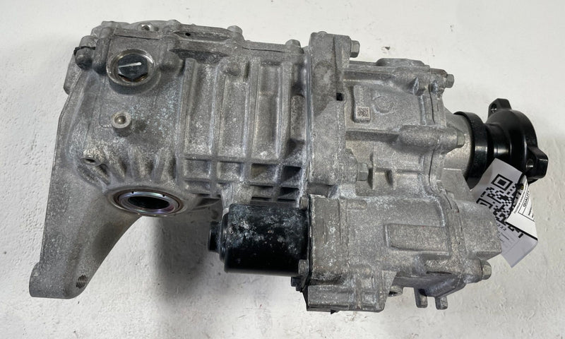 Load image into Gallery viewer, 25-26 HYUNDAI TUCSON AWD REAR DIFFERENTIAL AXLE CARRIER ASSEMBLY 9 MILES #110222