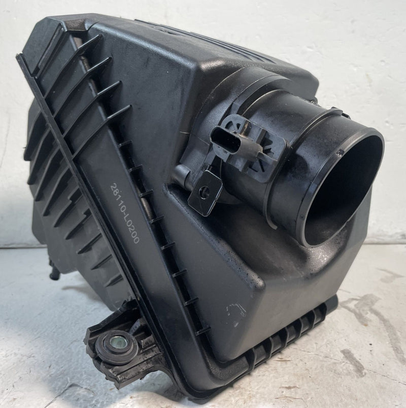 Load image into Gallery viewer, 20-25 HYUNDAI TUCSON SONATA ENGINE AIR INTAKE CLEANER HOUSING BOX 2.5L # 107386