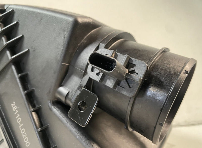 Load image into Gallery viewer, 20-25 HYUNDAI TUCSON SONATA ENGINE AIR INTAKE CLEANER HOUSING BOX 2.5L # 107386