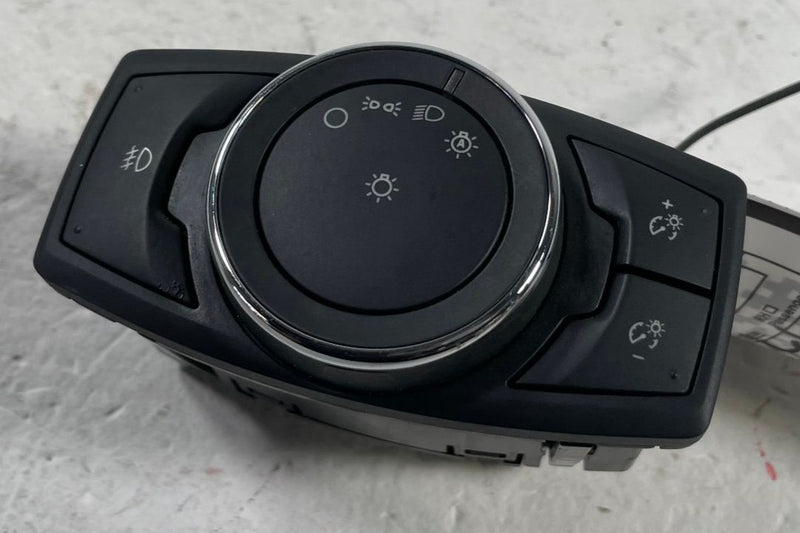 Load image into Gallery viewer, 2015 - 2023 FORD MUSTANG FRONT LEFT DRIVER SIDE HEADLIGHT CONTROL SWITCH #112938