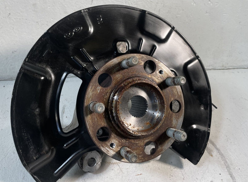 Load image into Gallery viewer, 2022-2025 HYUNDAI TUCSON AWD REAR LEFT SIDE SPINDLE KNUCKLE W/ WHEEL HUB #107374