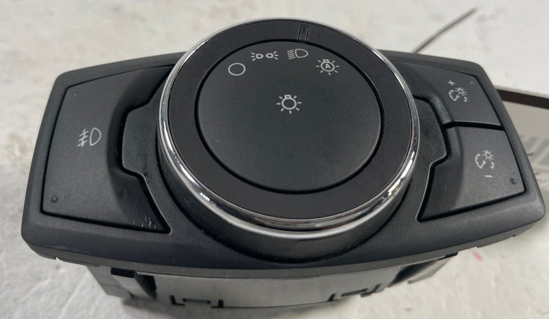 Load image into Gallery viewer, 2015 - 2023 FORD MUSTANG FRONT LEFT DRIVER SIDE HEADLIGHT CONTROL SWITCH #112938