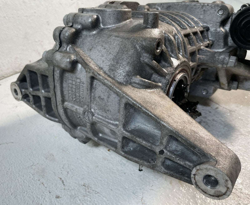 Load image into Gallery viewer, 2022-2025 HYUNDAI TUCSON AWD REAR DIFFERENTIAL AXLE CARRIER ASSEMBLY # 107408