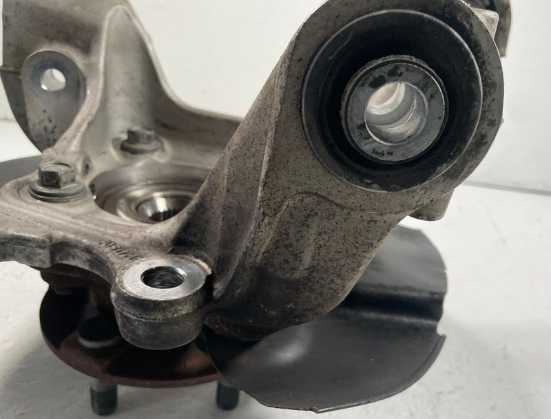 Load image into Gallery viewer, 2015-2023 FORD MUSTANG RWD REAR LEFT DRIVER SIDE SPINDLE KNUCKLE W/ HUB # 112946