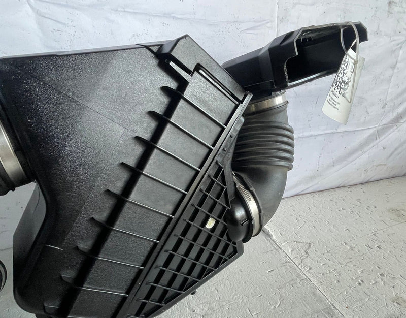 Load image into Gallery viewer, 22-25 GENESIS GV70 AIR INTAKE CLEANER FILTER HOUSING BOX ASSEMBLY 2.5L # 107597