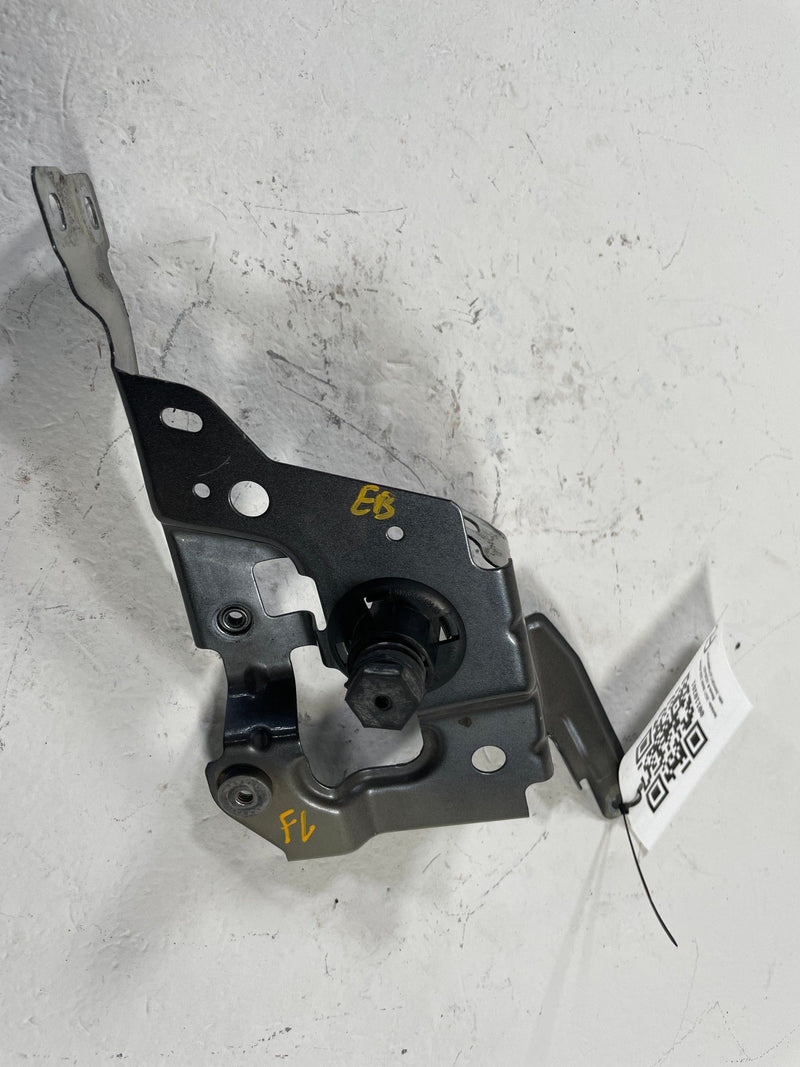Load image into Gallery viewer, 2019-2025 BMW G20 330i XDRIVE FRONT LEFT SIDE FENDER MOUNT BRACKET # 110261