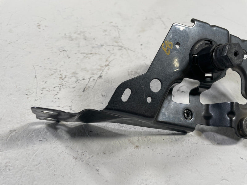 Load image into Gallery viewer, 2019-2025 BMW G20 330i XDRIVE FRONT LEFT SIDE FENDER MOUNT BRACKET # 110261