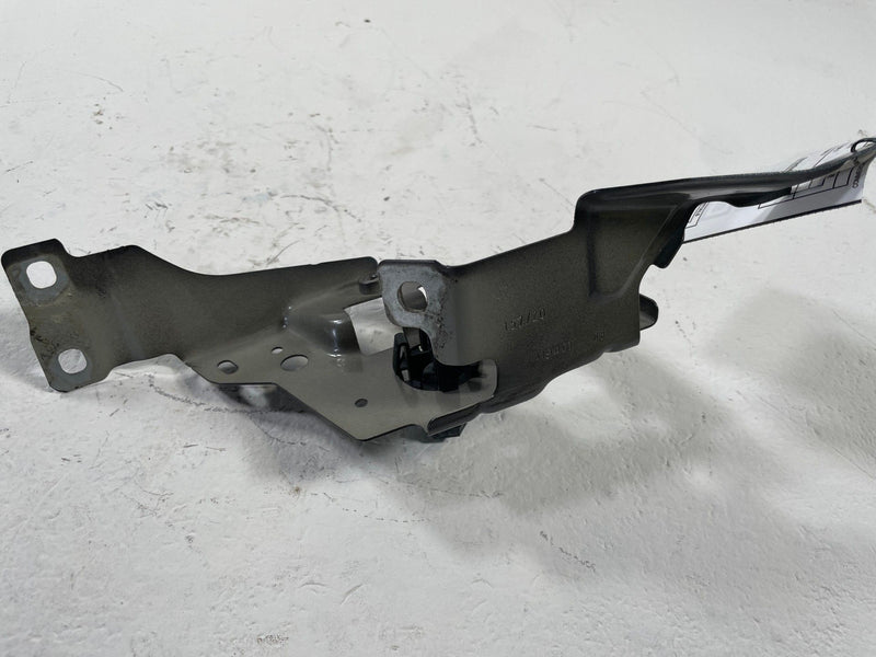 Load image into Gallery viewer, 2019-2025 BMW G20 330i XDRIVE FRONT LEFT SIDE FENDER MOUNT BRACKET # 110261