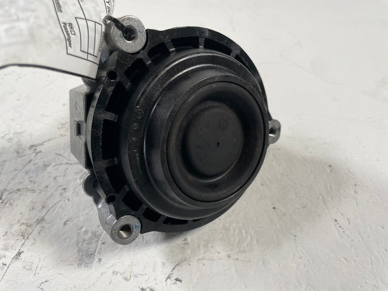 Load image into Gallery viewer, 2019-2025 BMW G20 330i XDRIVE FRONT RIGHT SIDE ENGINE MOUNT BRACKET # 110249