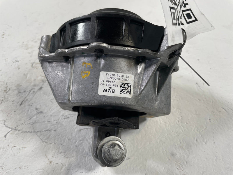 Load image into Gallery viewer, 2019-2025 BMW G20 330i XDRIVE FRONT RIGHT SIDE ENGINE MOUNT BRACKET # 110249
